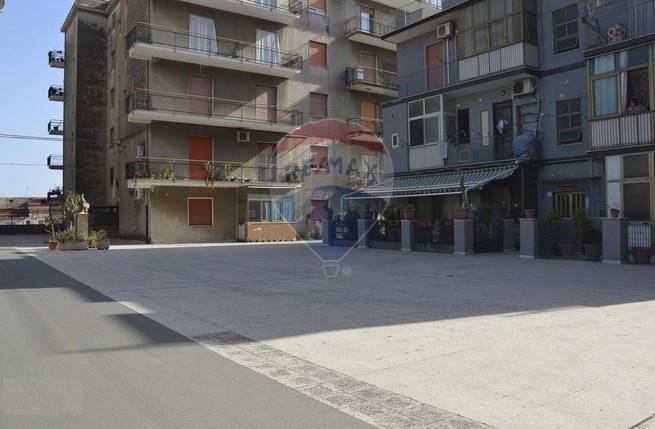  catania vendita quart: piazza palestro re/max casaffare