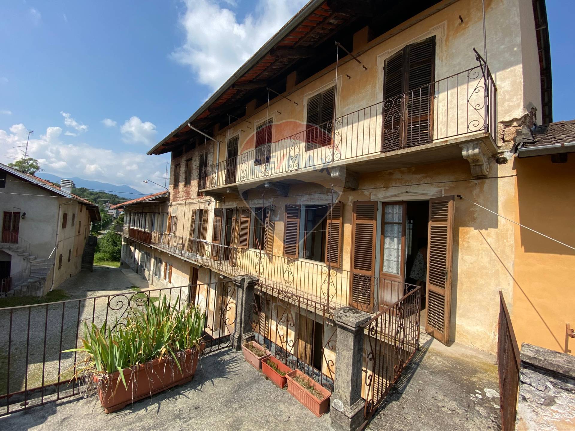 Rustico - Cascina CASAPINTA vendita    RE/MAX Unit