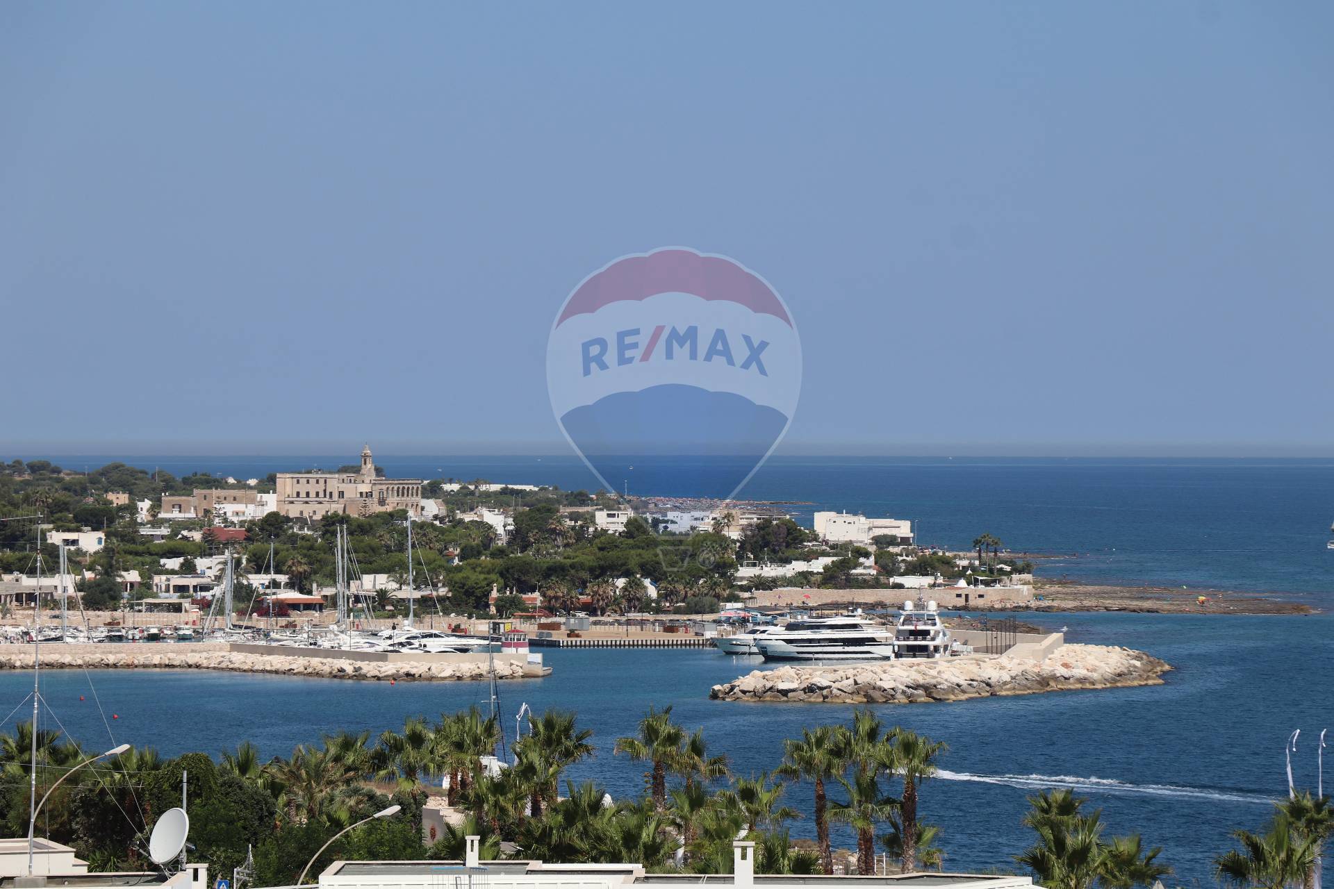  polignano-a-mare vendita quart:  re-max-acquachiara