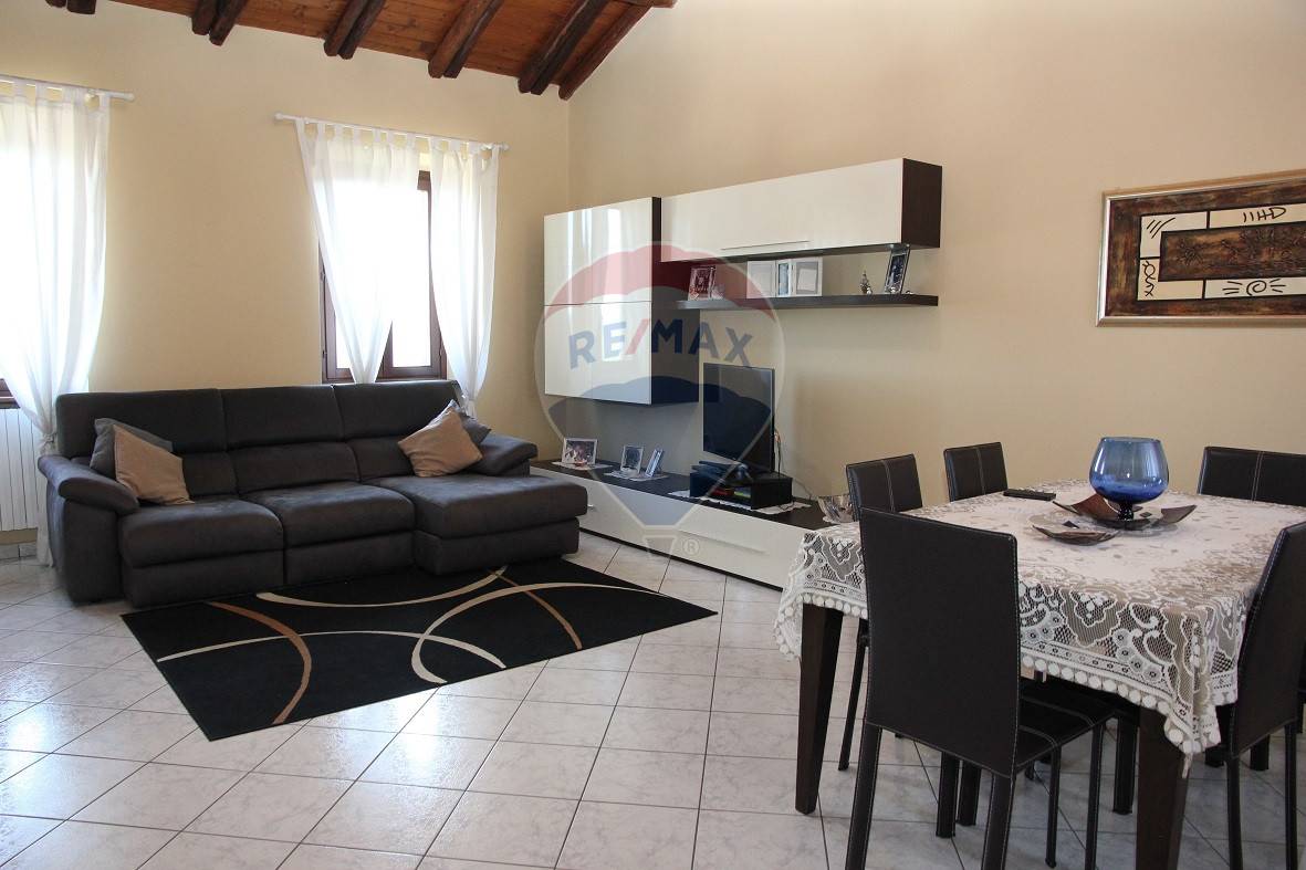  como vendita quart: albate re-max-essenza