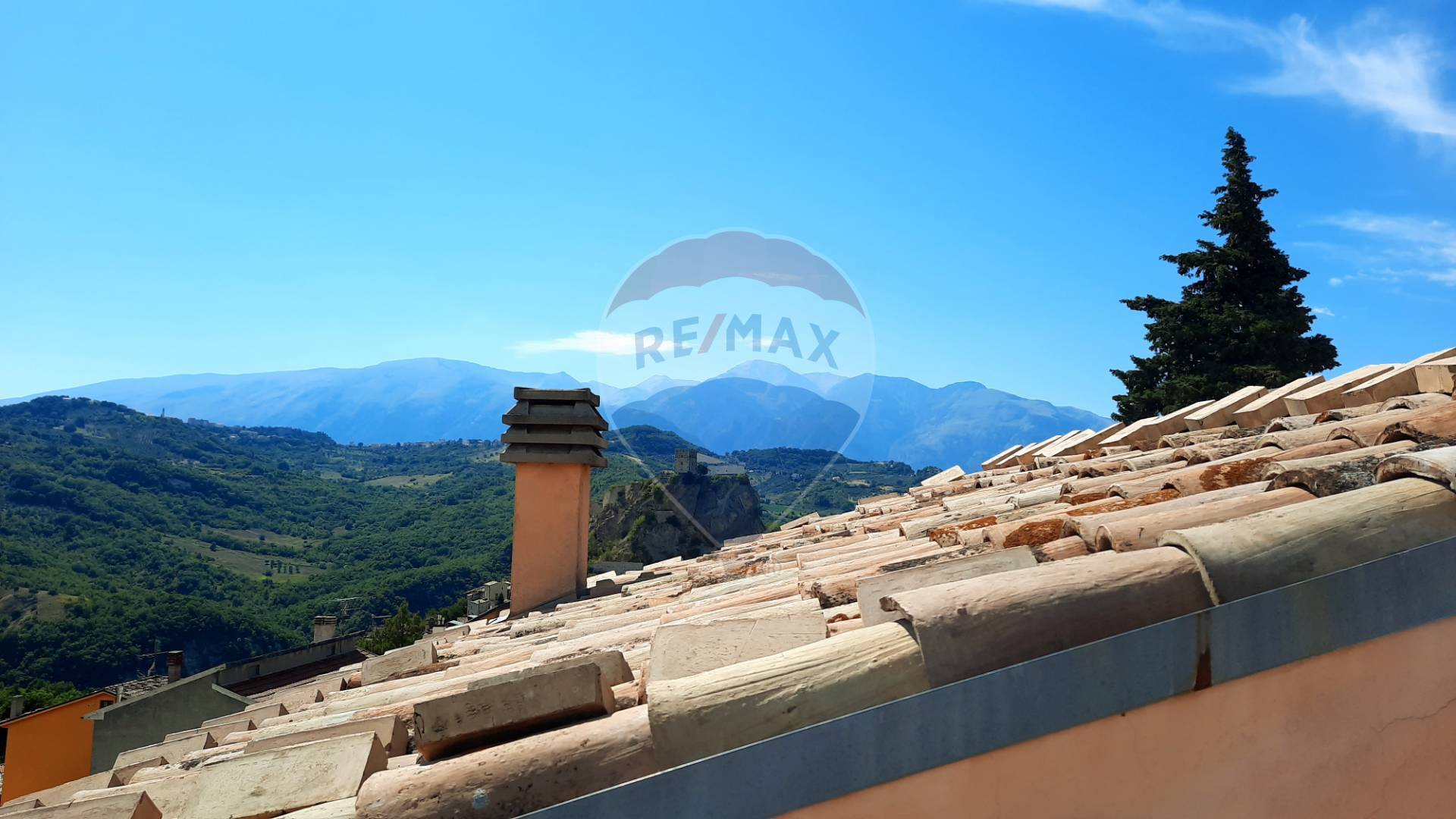  roccascalegna vendita quart:  re/max people