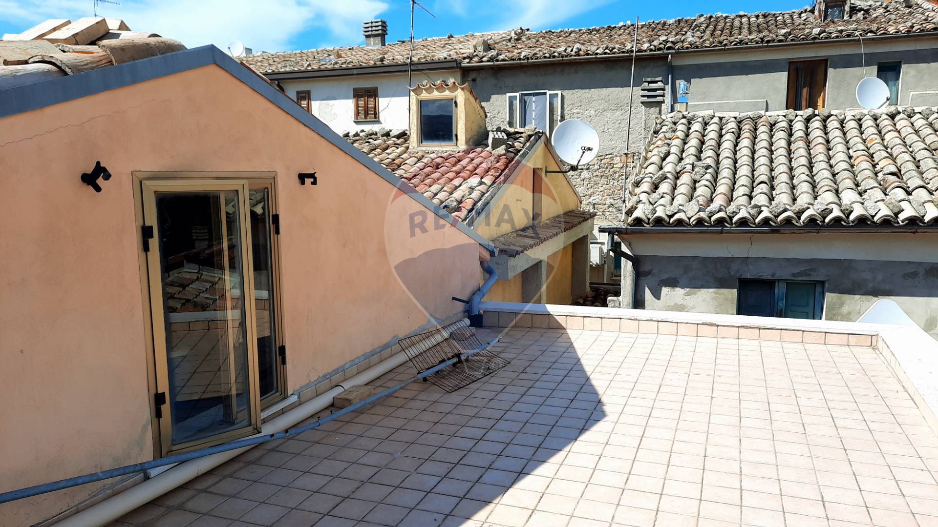 Villa Bifamiliare ROCCASCALEGNA vendita    RE/MAX People