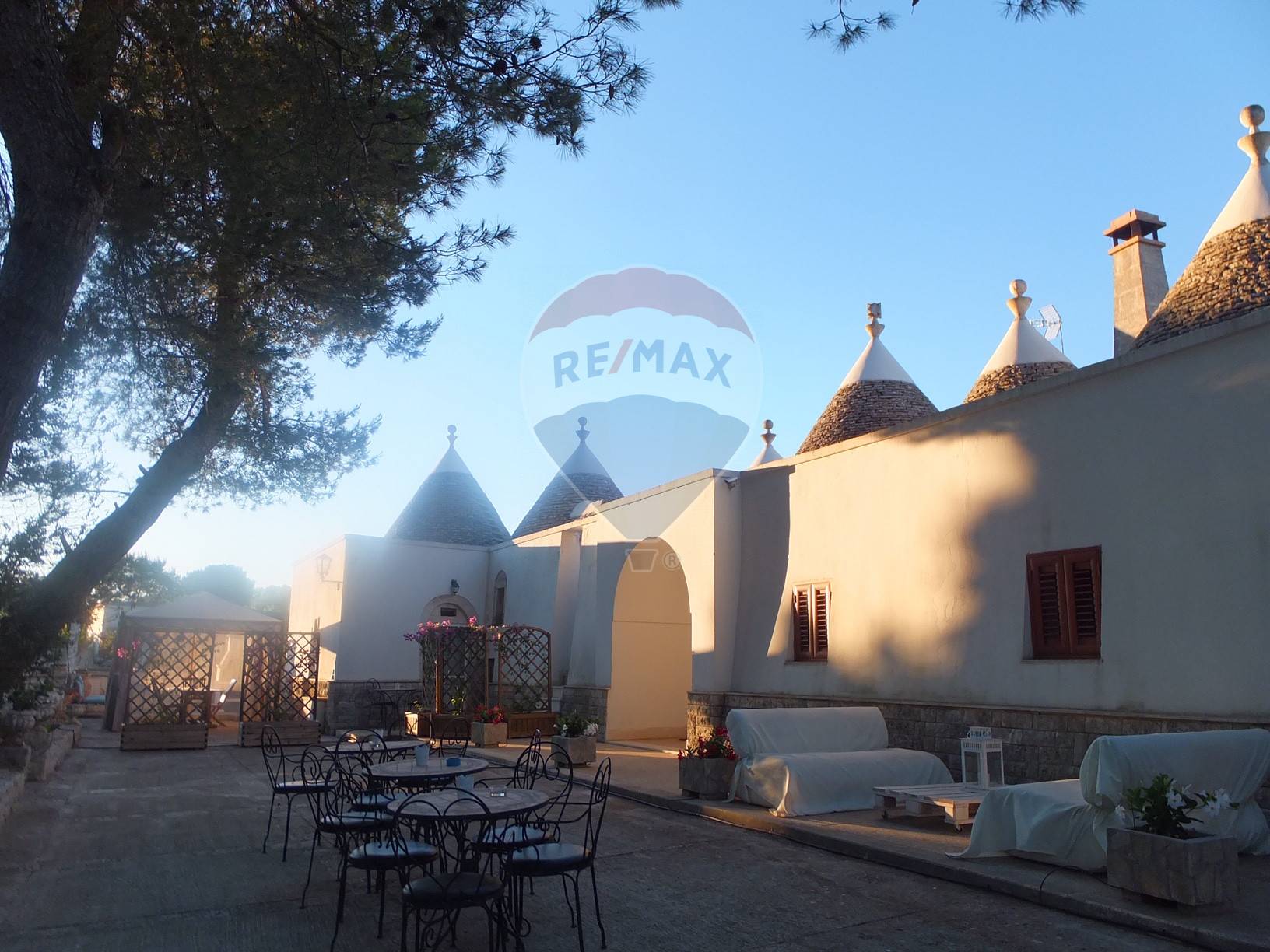Villa Unifamiliare - Indipendente LOCOROTONDO vendita    RE/MAX Acquachiara