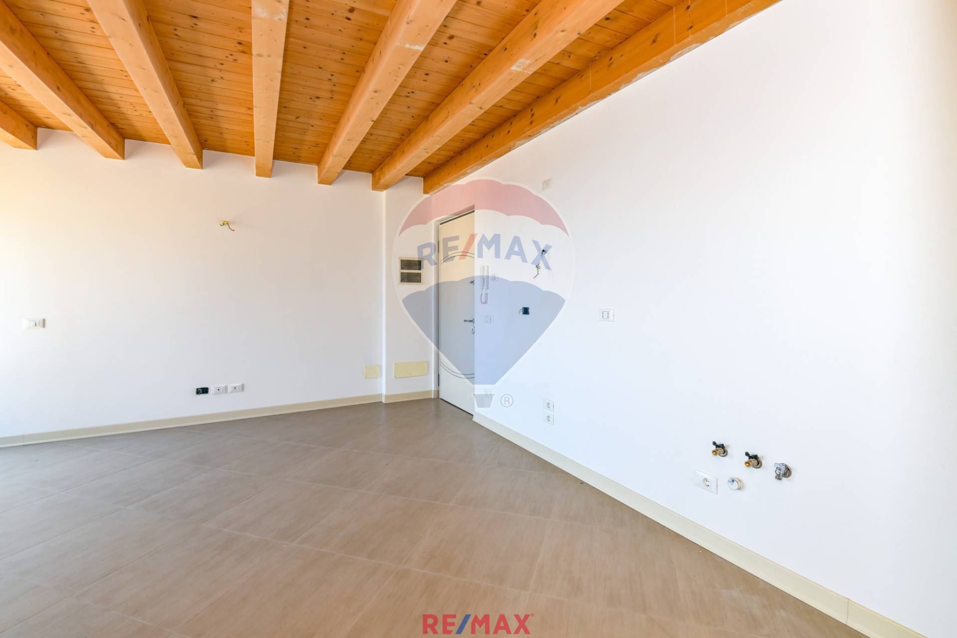 Appartamento TOSCOLANO-MADERNO vendita  Maderno  RE/MAX Edilfin