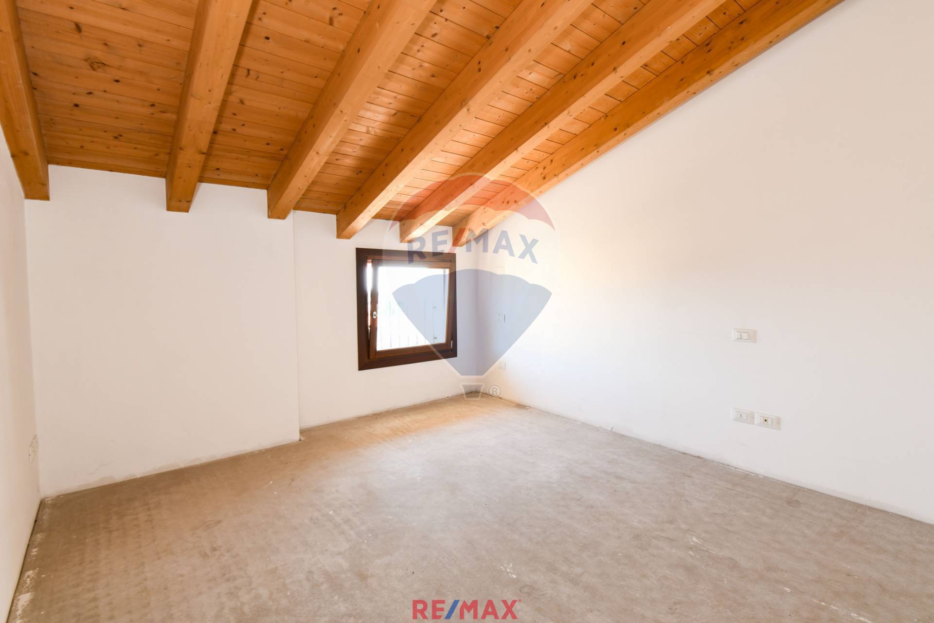 Appartamento TOSCOLANO-MADERNO vendita  Maderno  RE/MAX Edilfin