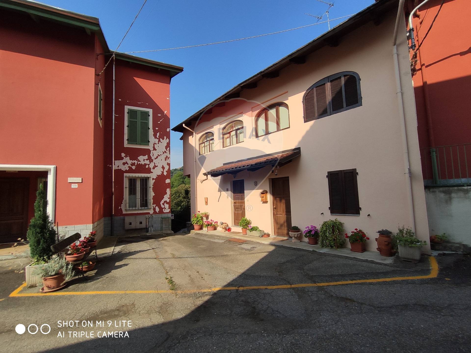 Villa Bifamiliare BIOGLIO vendita    RE/MAX Unit