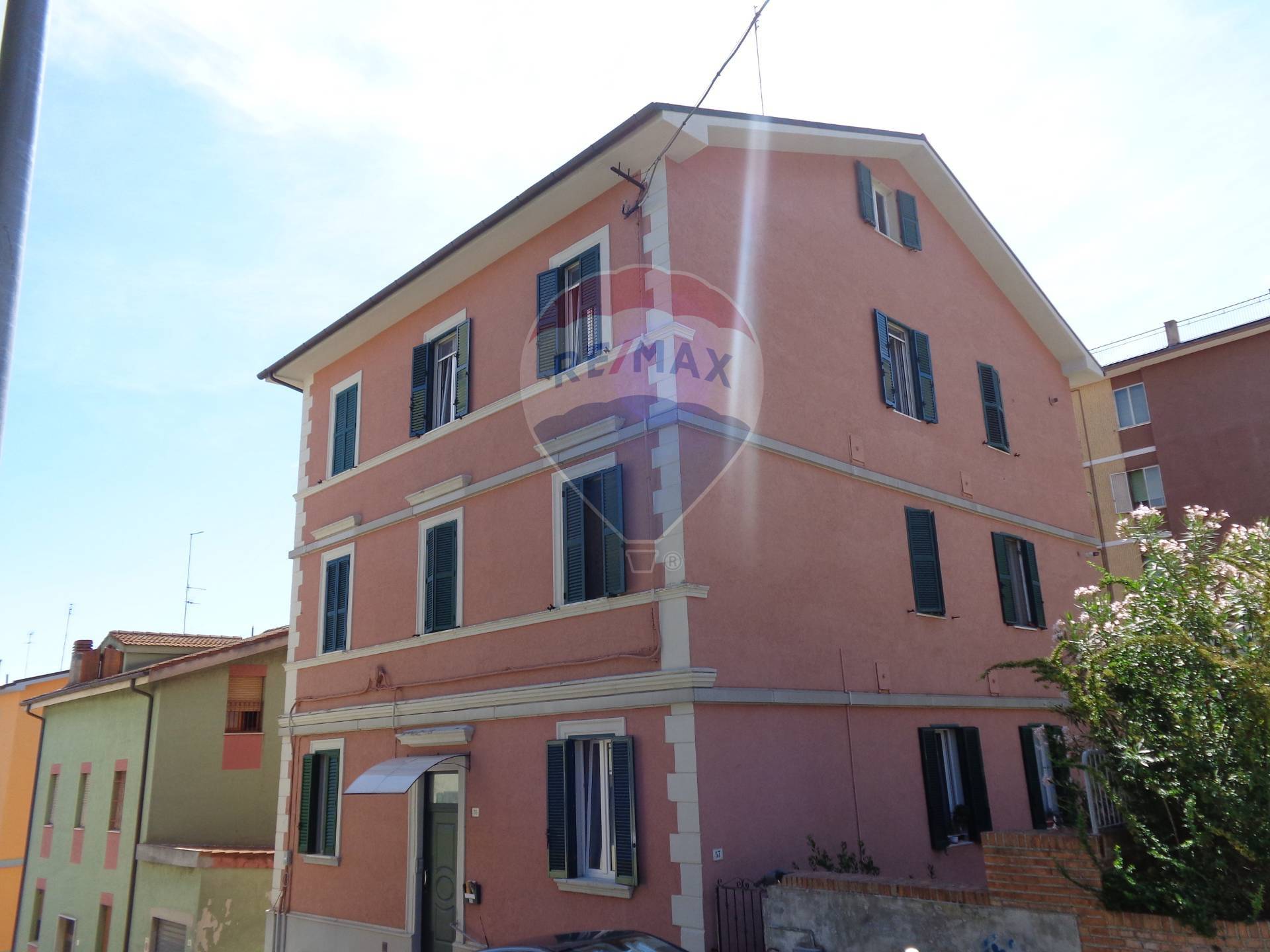  ancona vendita quart: semicentro re-max-centro-casa