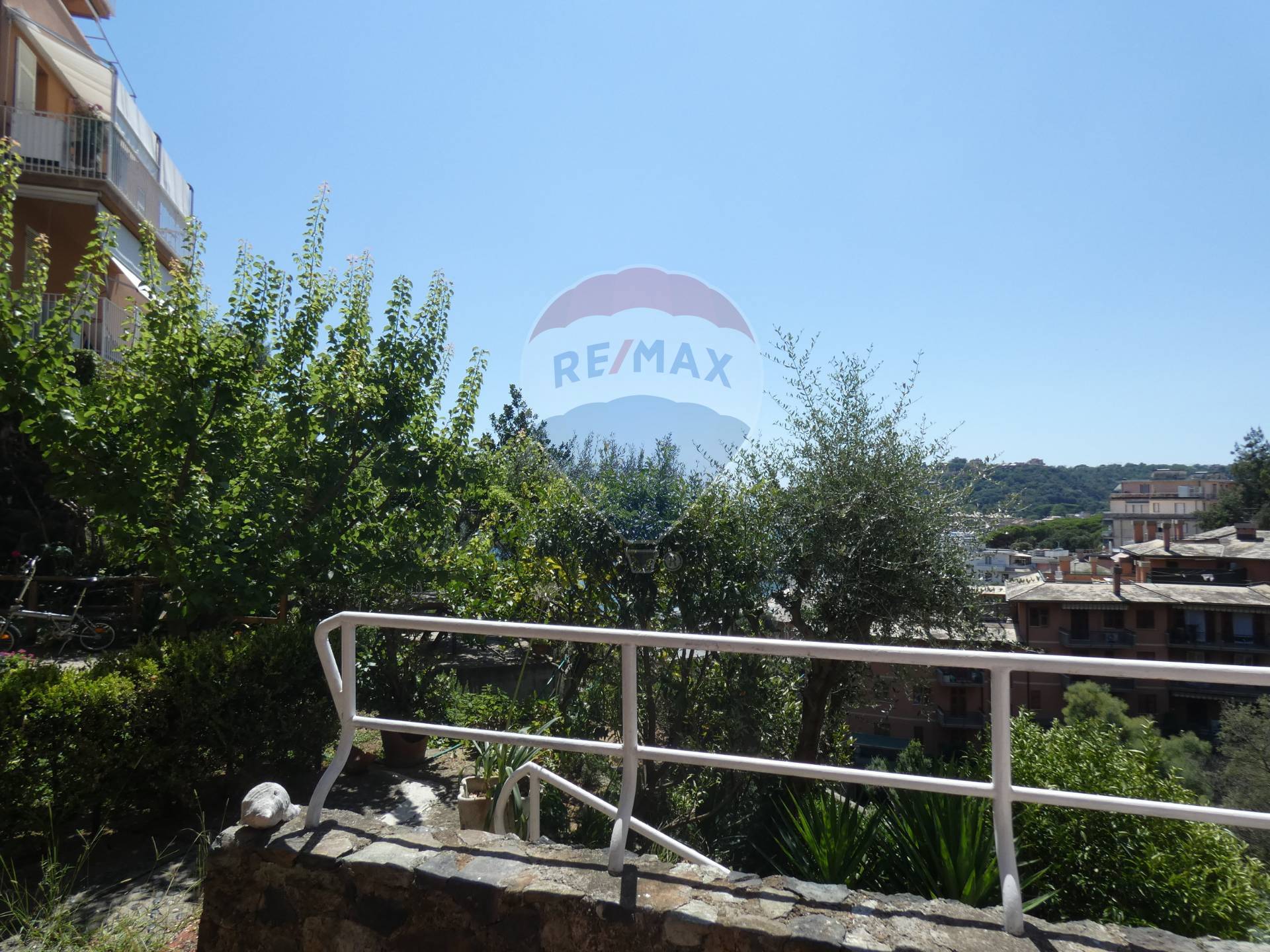  arenzano affitto quart:  re/max med