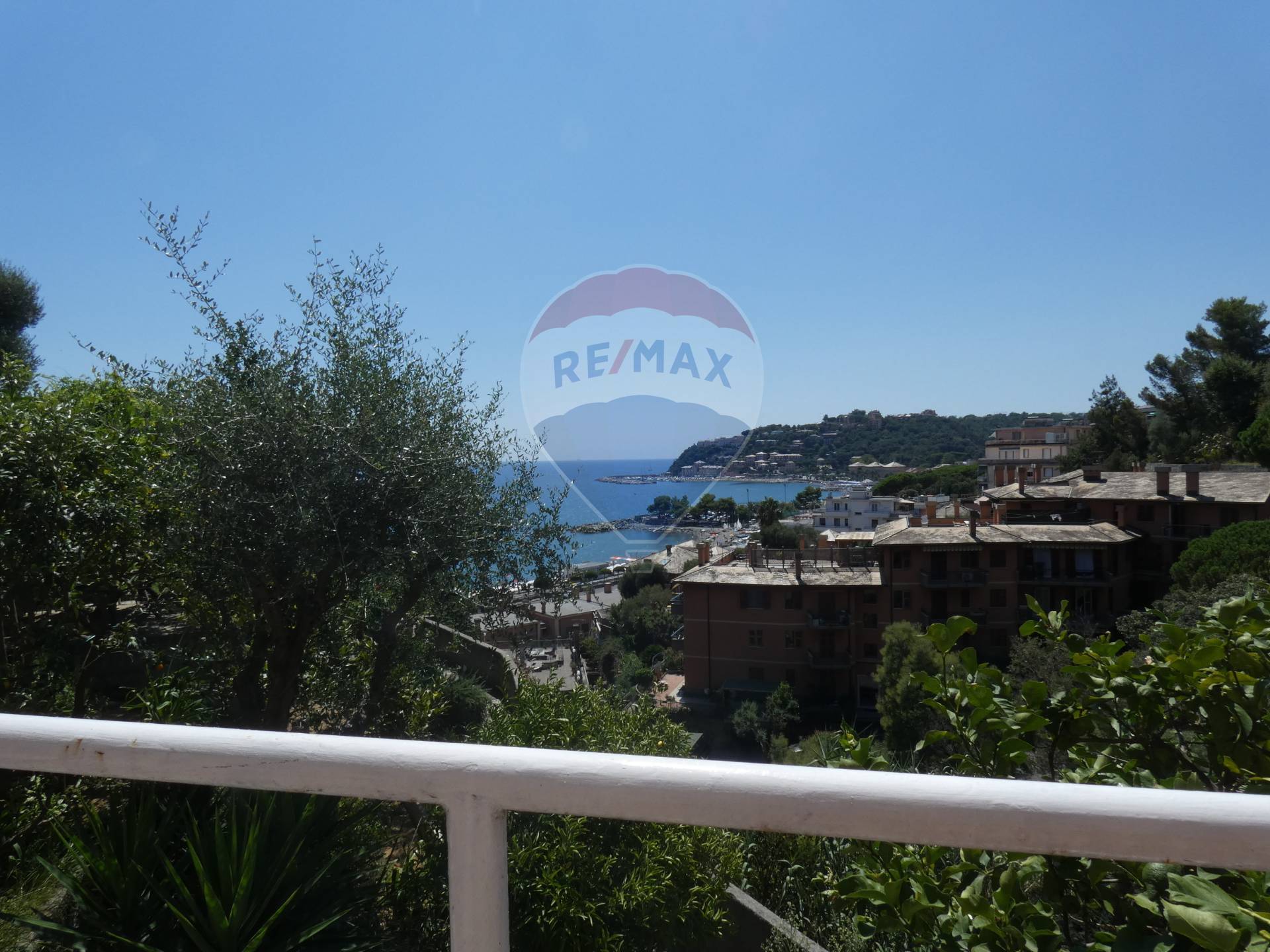 Appartamento ARENZANO affitto    RE/MAX Med