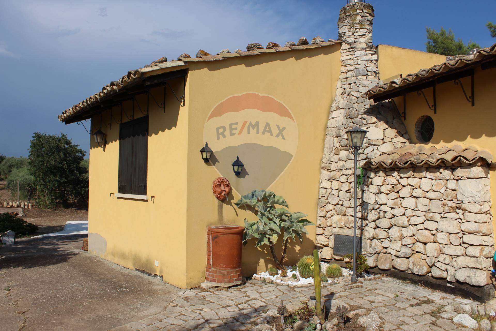 Villa CHIARAMONTE GULFI vendita    RE/MAX Prima Classe