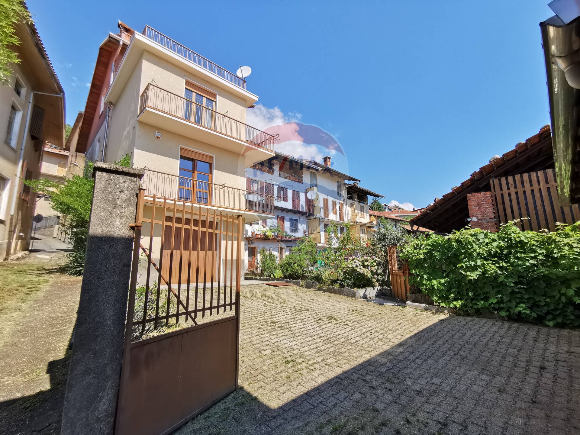 Villa Bifamiliare ITALIA vendita    RE/MAX Unit