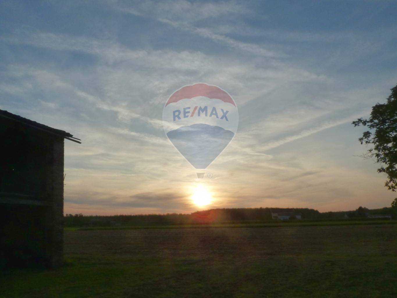  brescello vendita quart:  re/max tricolore