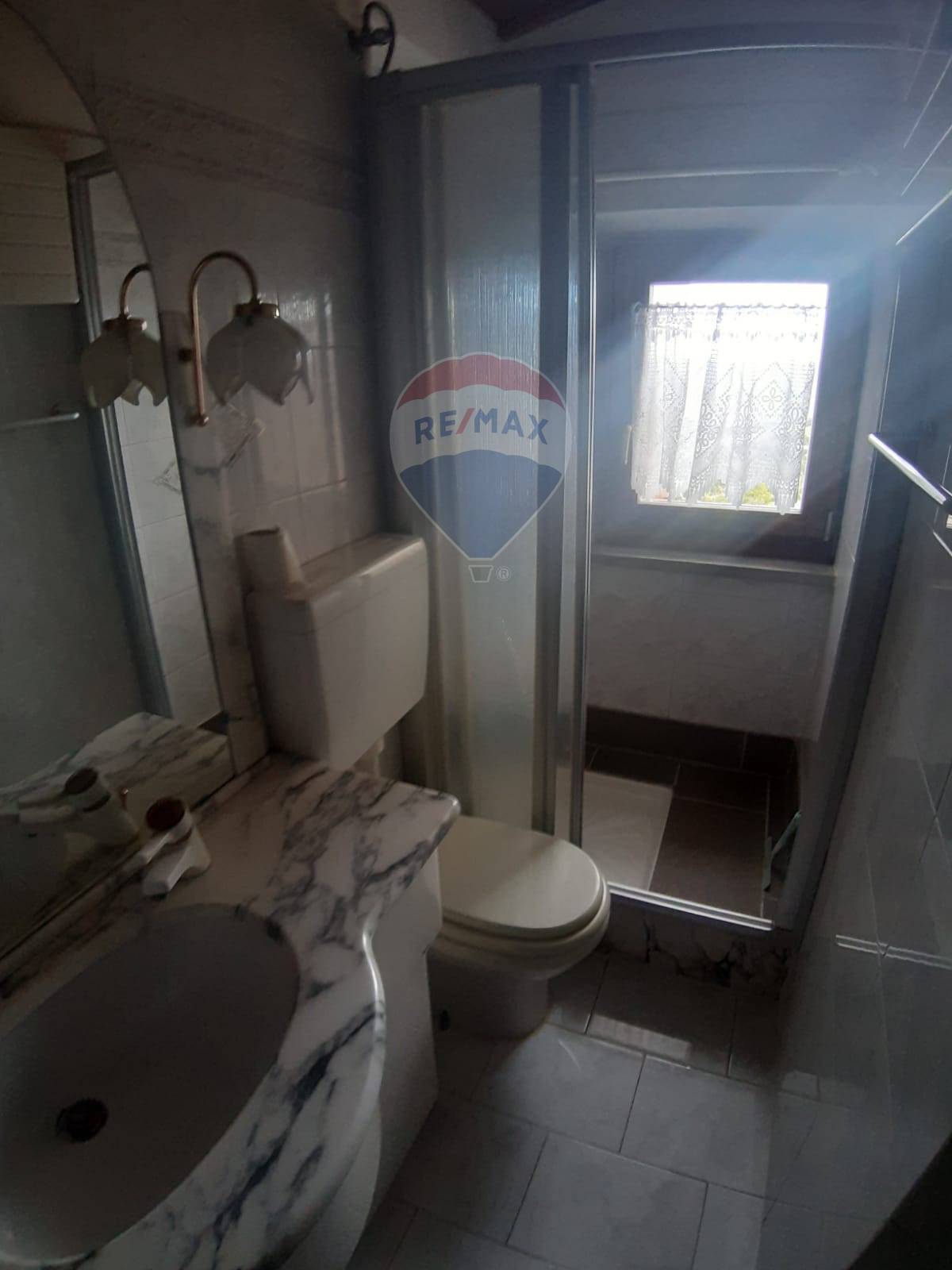 Appartamento CASTELLINA MARITTIMA vendita    RE/MAX Premiere