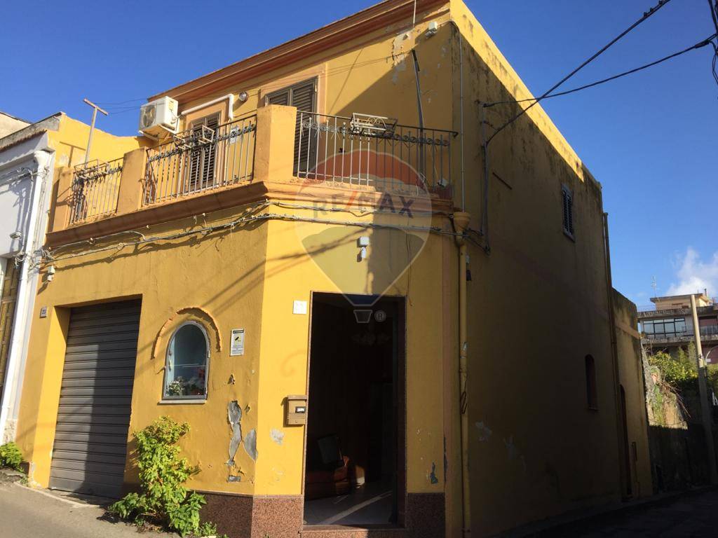  giarre vendita quart: san giovanni montebello re/max city home