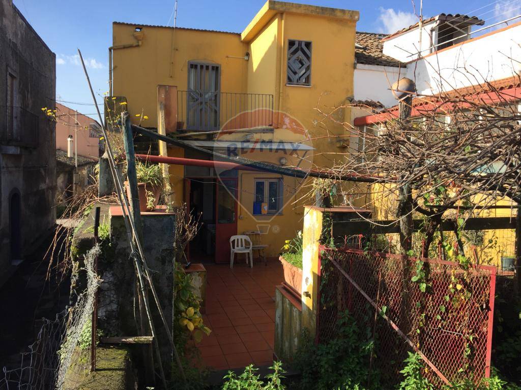 Villa Unifamiliare - Indipendente GIARRE vendita  San Giovanni Montebello  RE/MAX City Home
