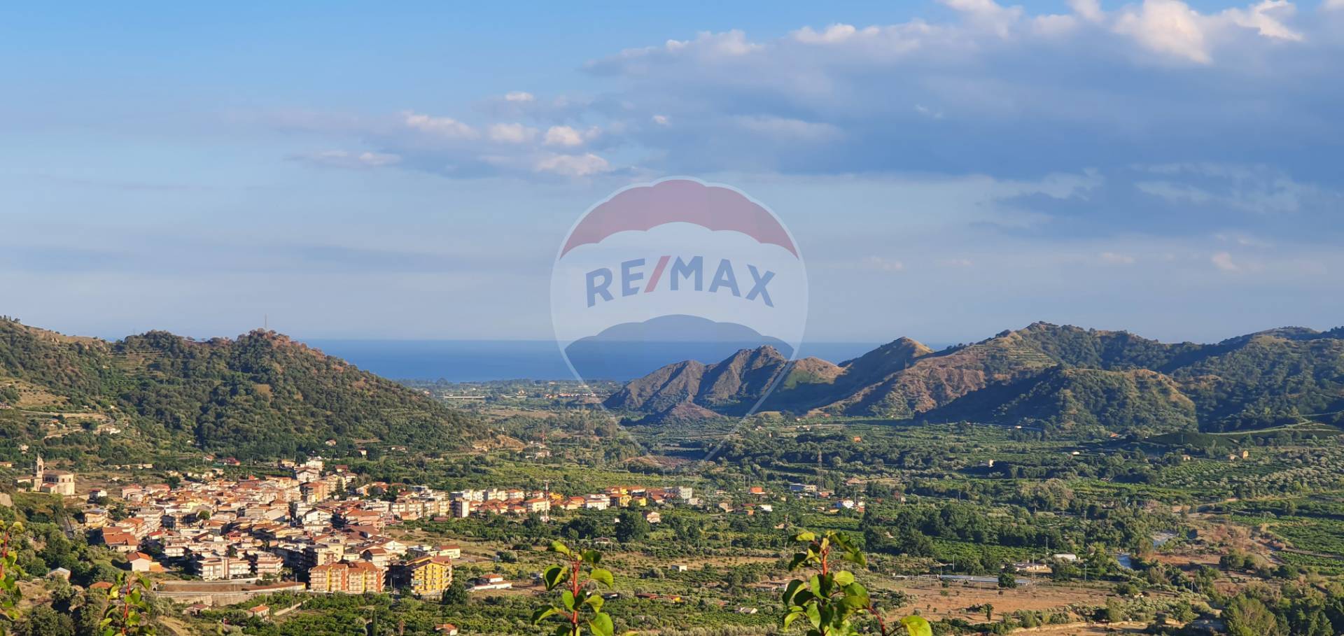  graniti vendita quart:  re/max crea casa