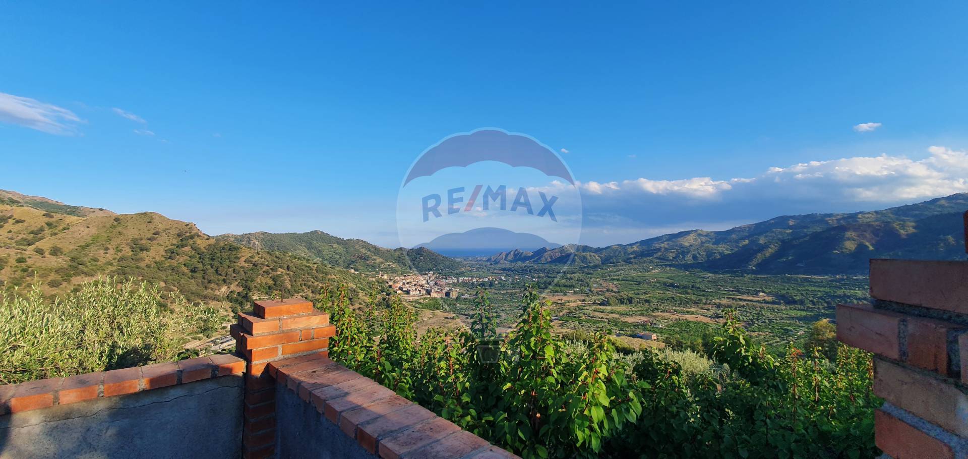 Villa GRANITI vendita    RE/MAX Crea Casa