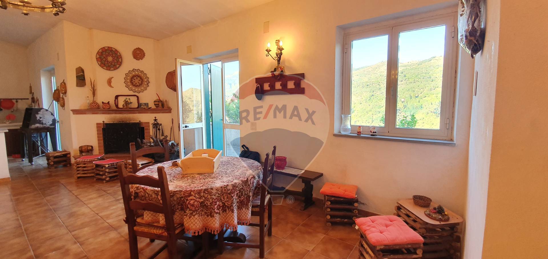 Villa GRANITI vendita    RE/MAX Crea Casa