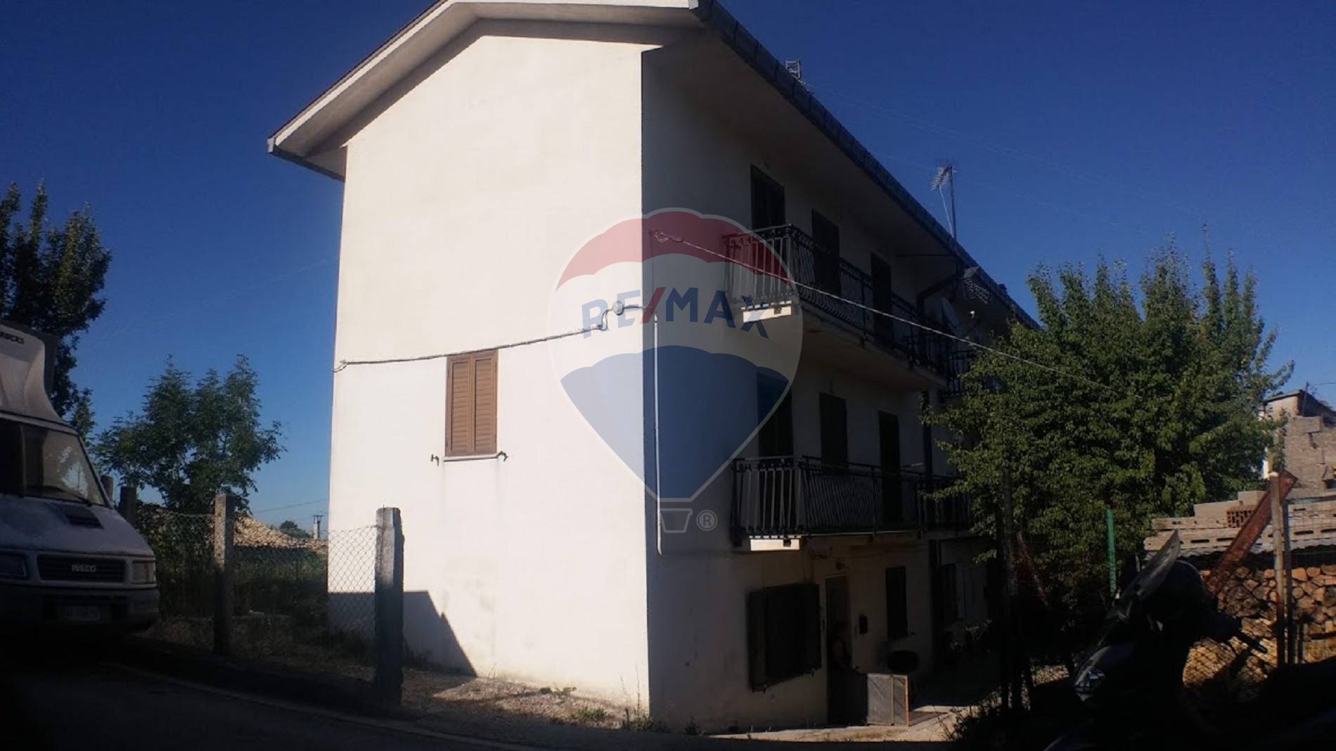  tornareccio vendita quart:  re-max-people