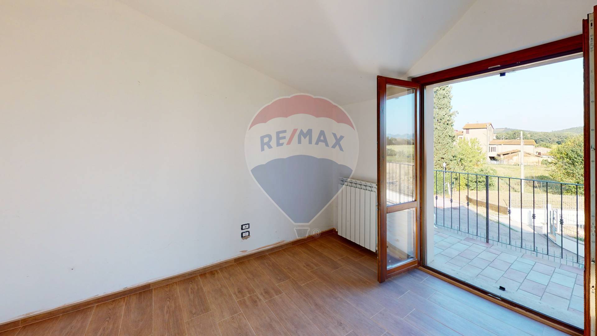  perugia vendita quart: mugnano re-max-famosa