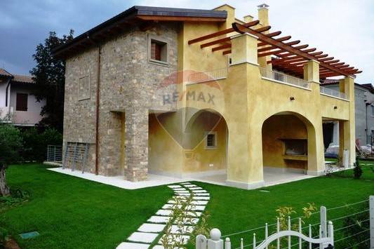  manerba-del-garda vendita quart:  re-max-edilfin