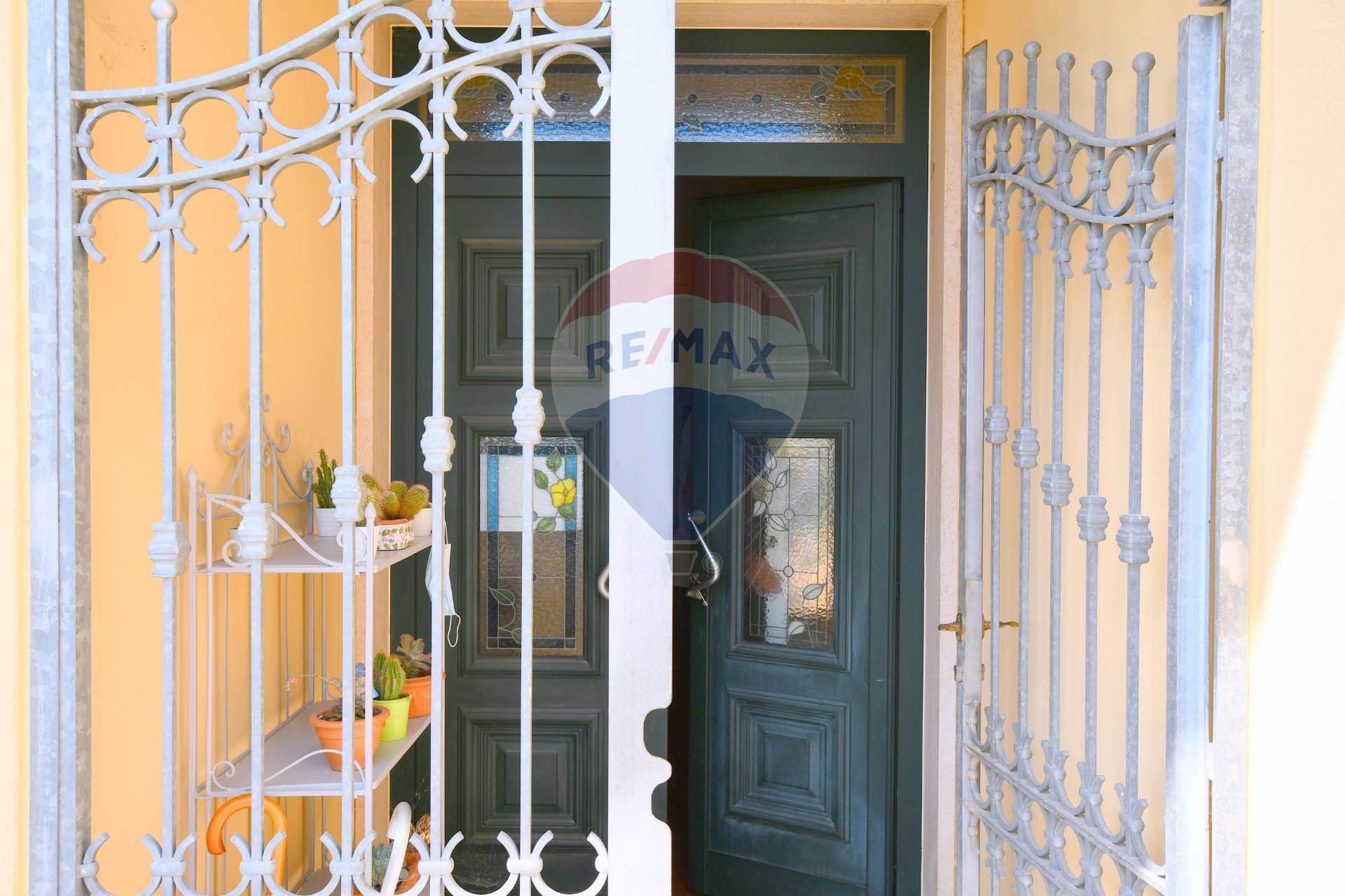 Villa VIAREGGIO vendita    RE/MAX Domus Consulting