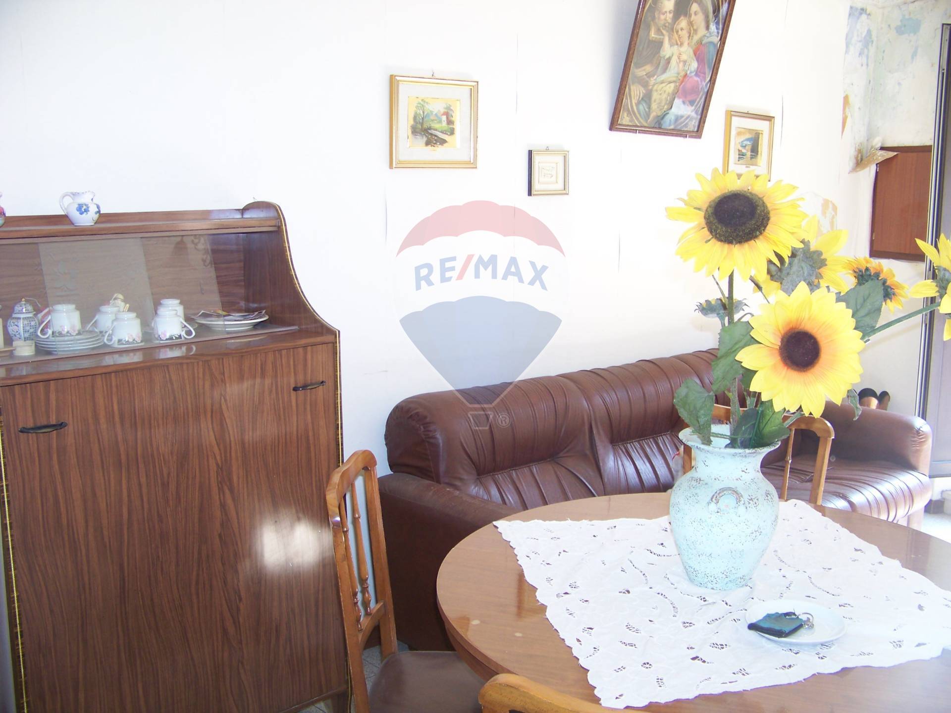 Villa Unifamiliare - Indipendente LINGUAGLOSSA vendita    RE/MAX Crea Casa