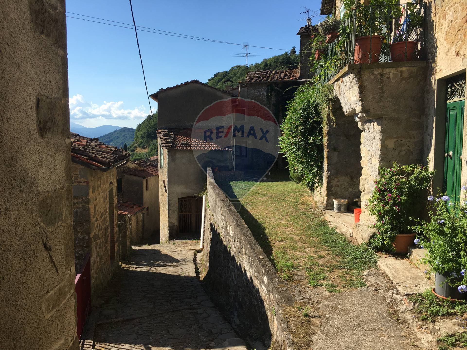 Villa Bifamiliare BAGNI DI LUCCA vendita  Benabbio  RE/MAX Domus Consulting