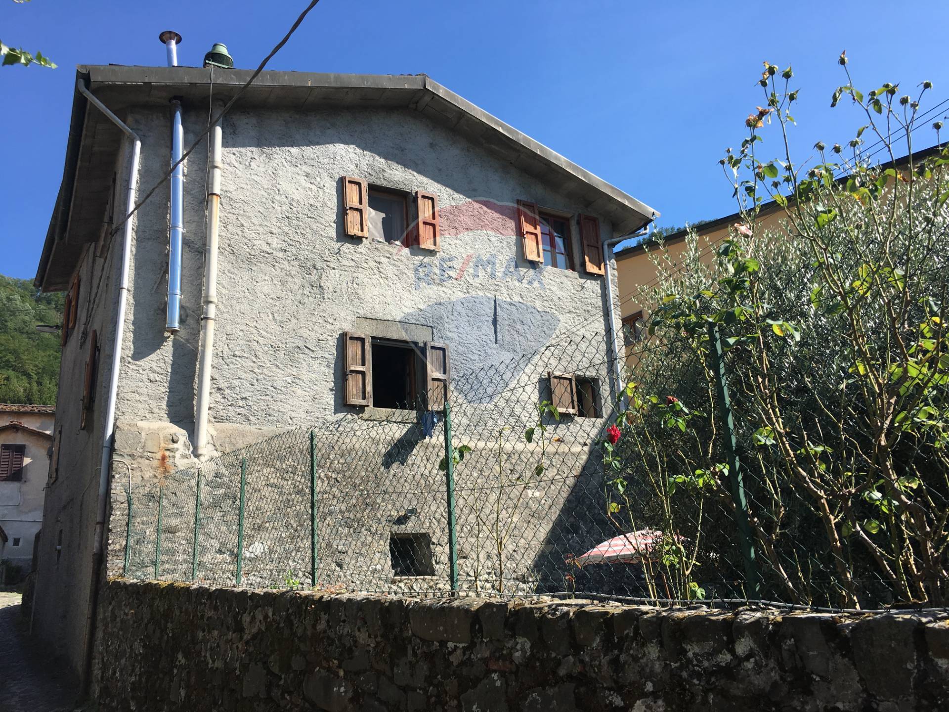  borgo a mozzano vendita quart: chifenti re/max domus consulting