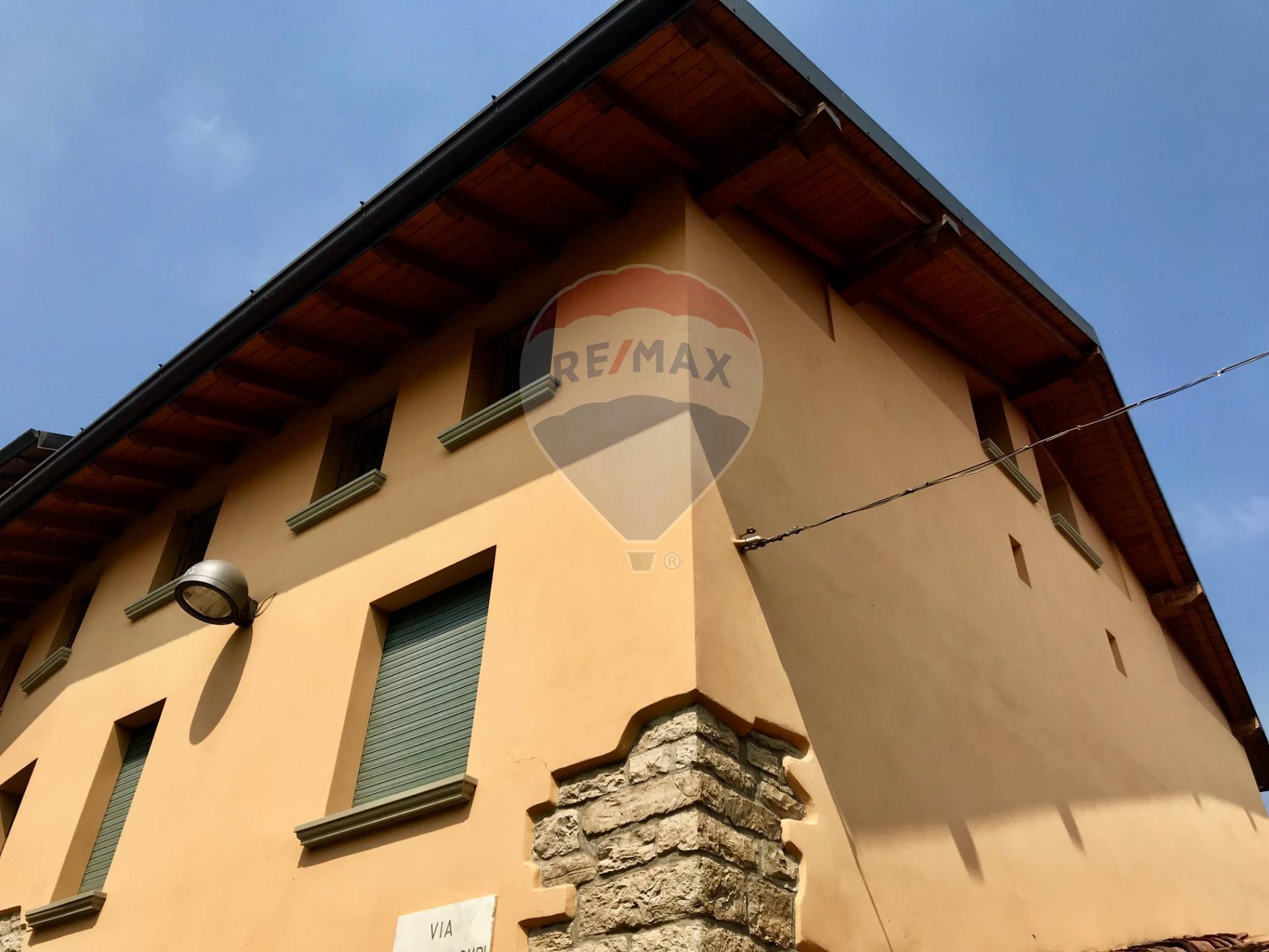 Villa Unifamiliare - Indipendente CURNO vendita    RE/MAX Expo