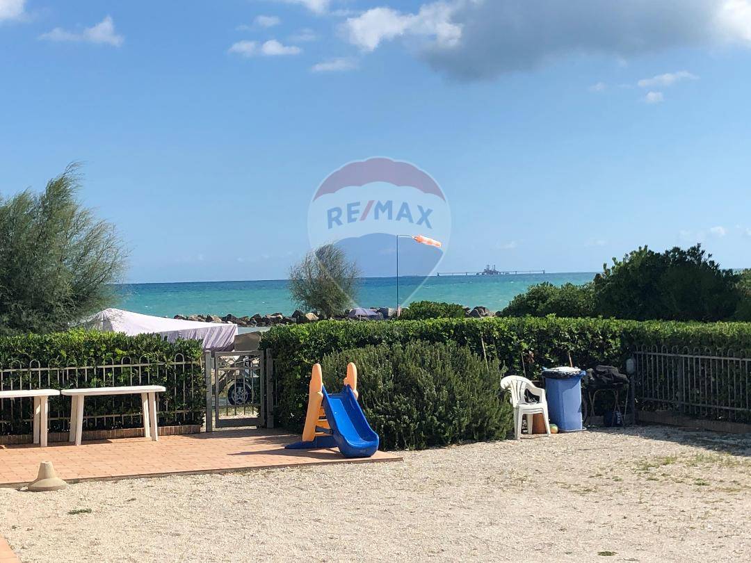  falconara marittima vendita quart: rocca priora re/max centro casa