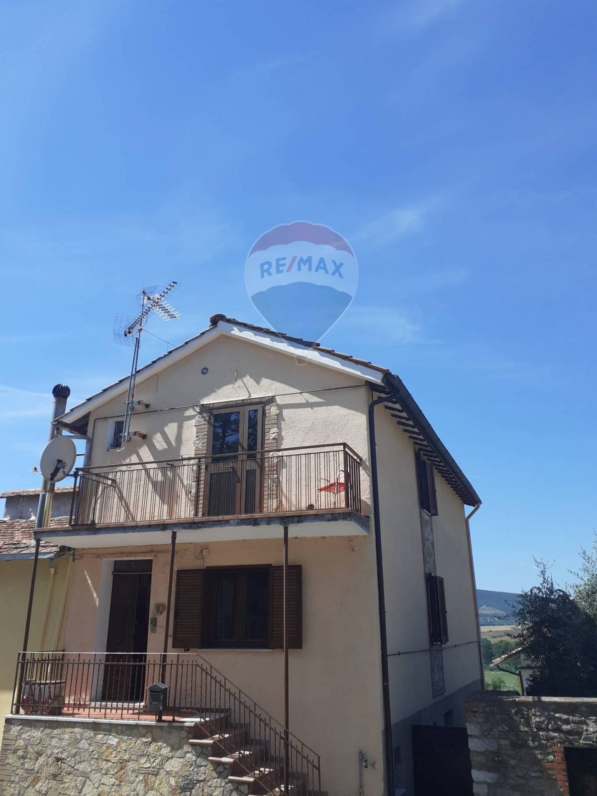 Villa Bifamiliare PIEGARO vendita  Pietrafitta  RE/MAX Famosa