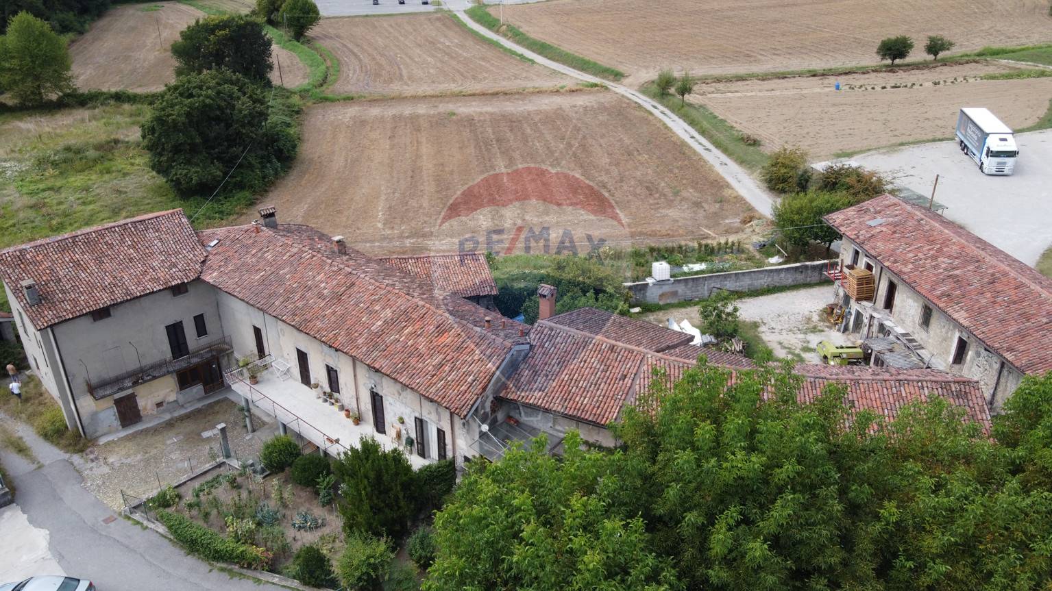 Rustico - Cascina CISANO BERGAMASCO vendita    RE/MAX Expo