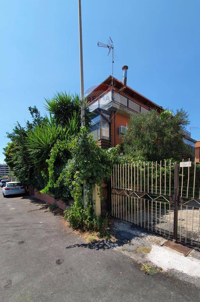  roma vendita quart: acilia re/max just