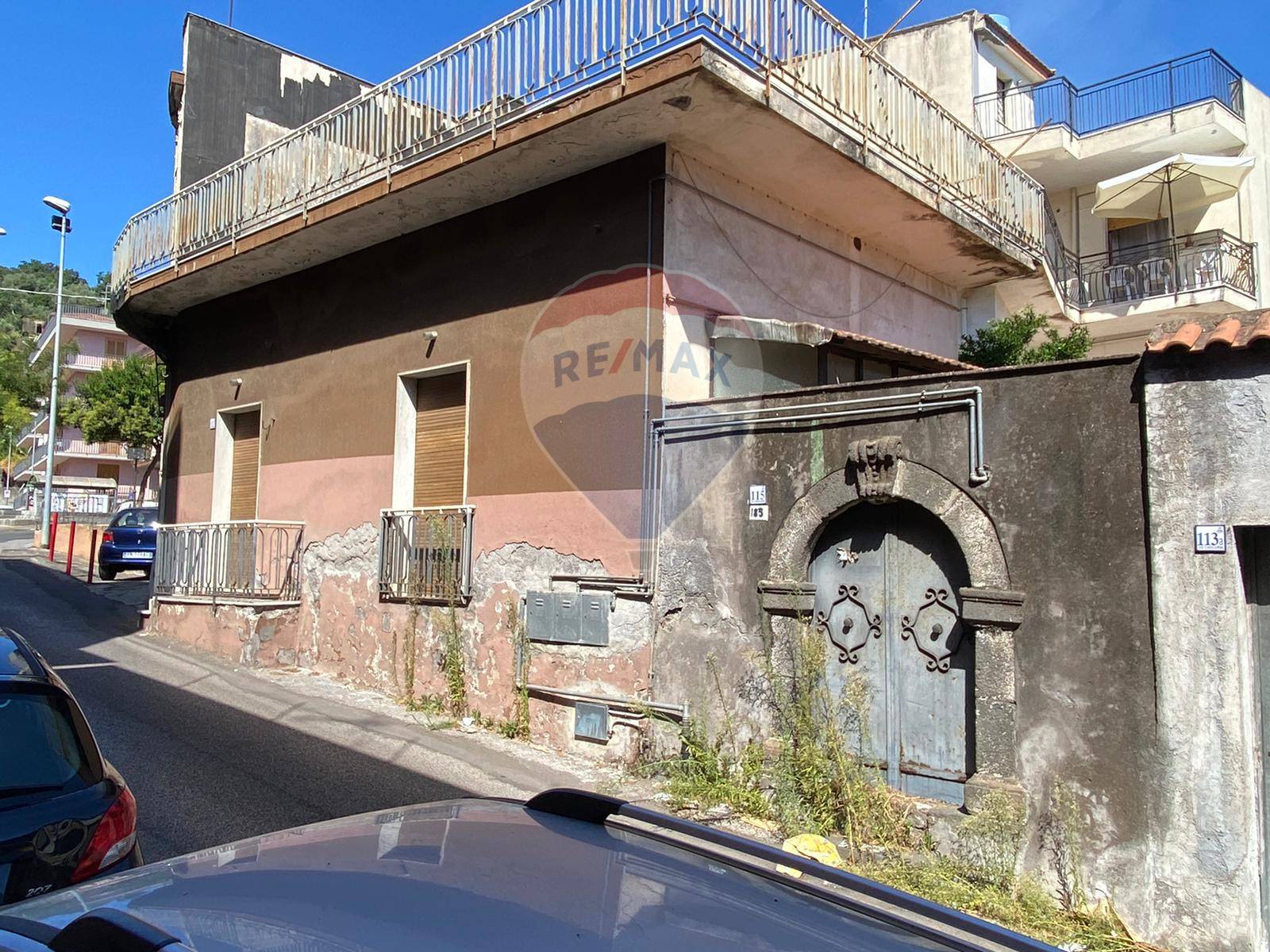 Villa Unifamiliare - Indipendente ACI CATENA vendita    RE/MAX White House