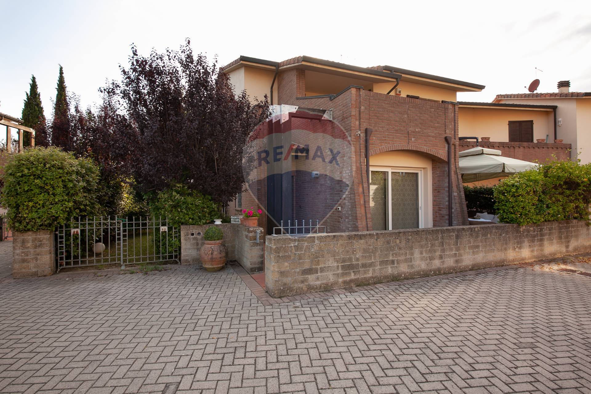  pontedera vendita quart:  re-max-quality-house