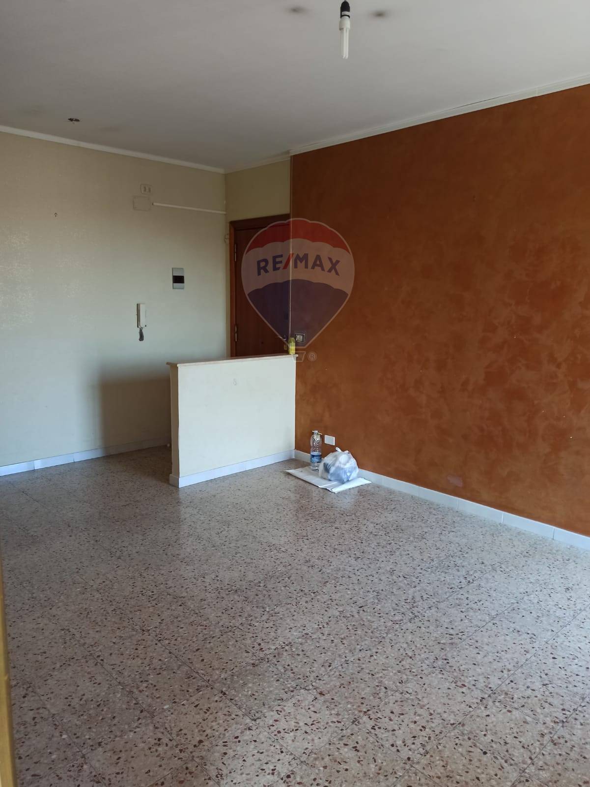  catania vendita quart: librino re-max-white-house