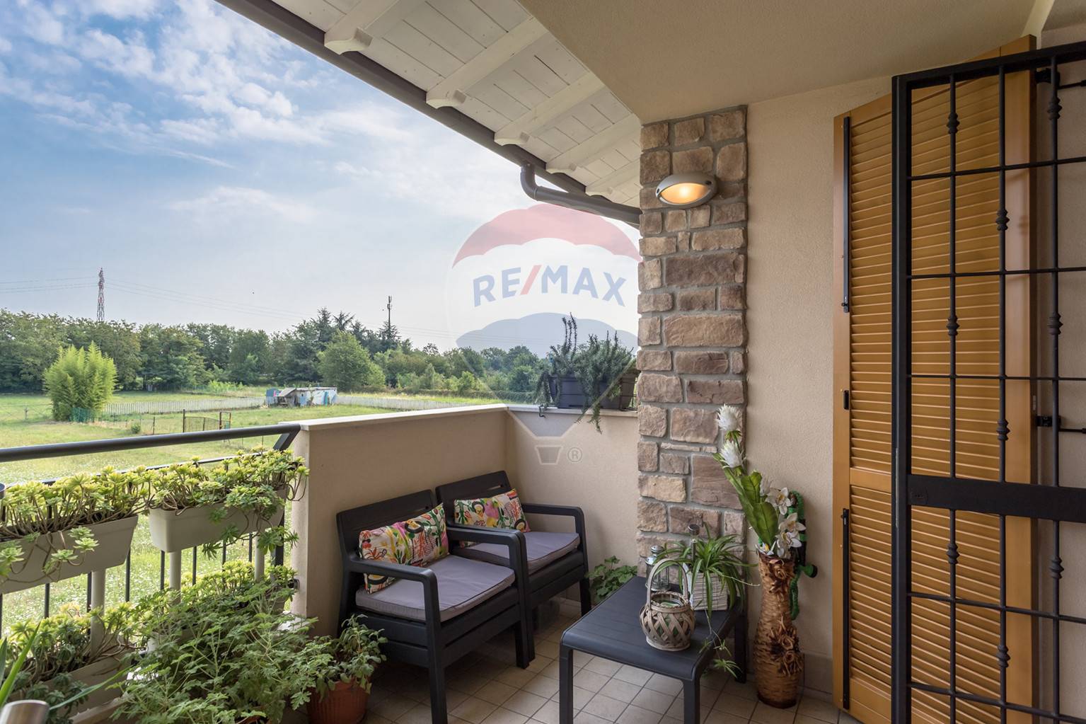  grezzago vendita quart:  re/max expo 6