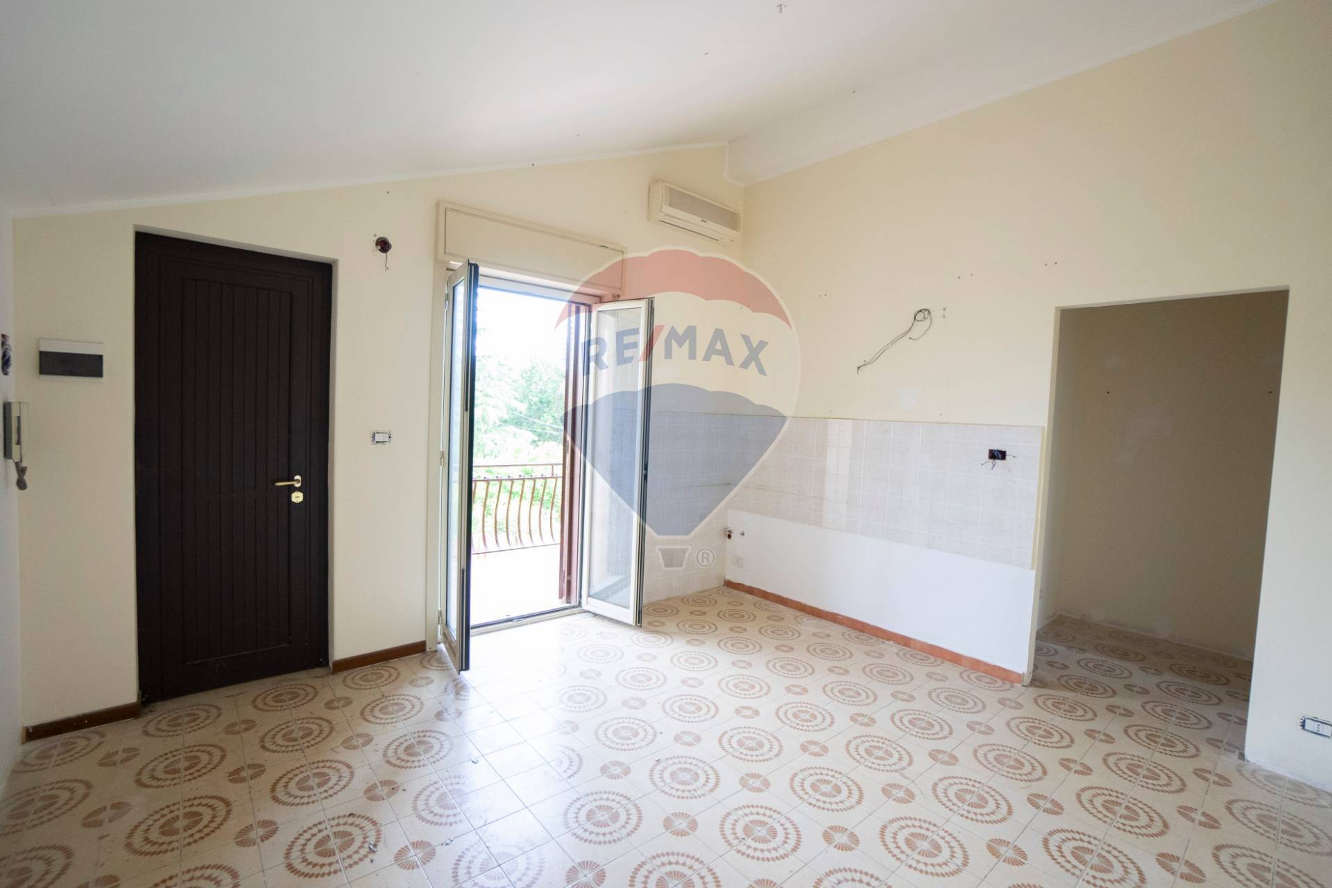 Villa MASCALUCIA vendita    RE/MAX Domus Nova