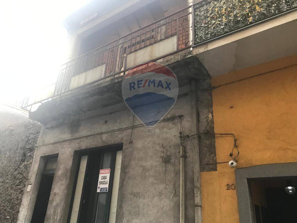 Villa Unifamiliare - Indipendente NICOLOSI vendita    RE/MAX Fly