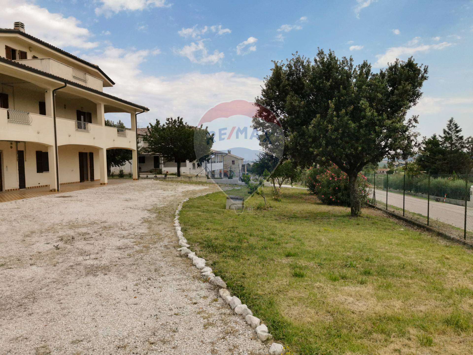 Villa JESI vendita    RE/MAX Master Class