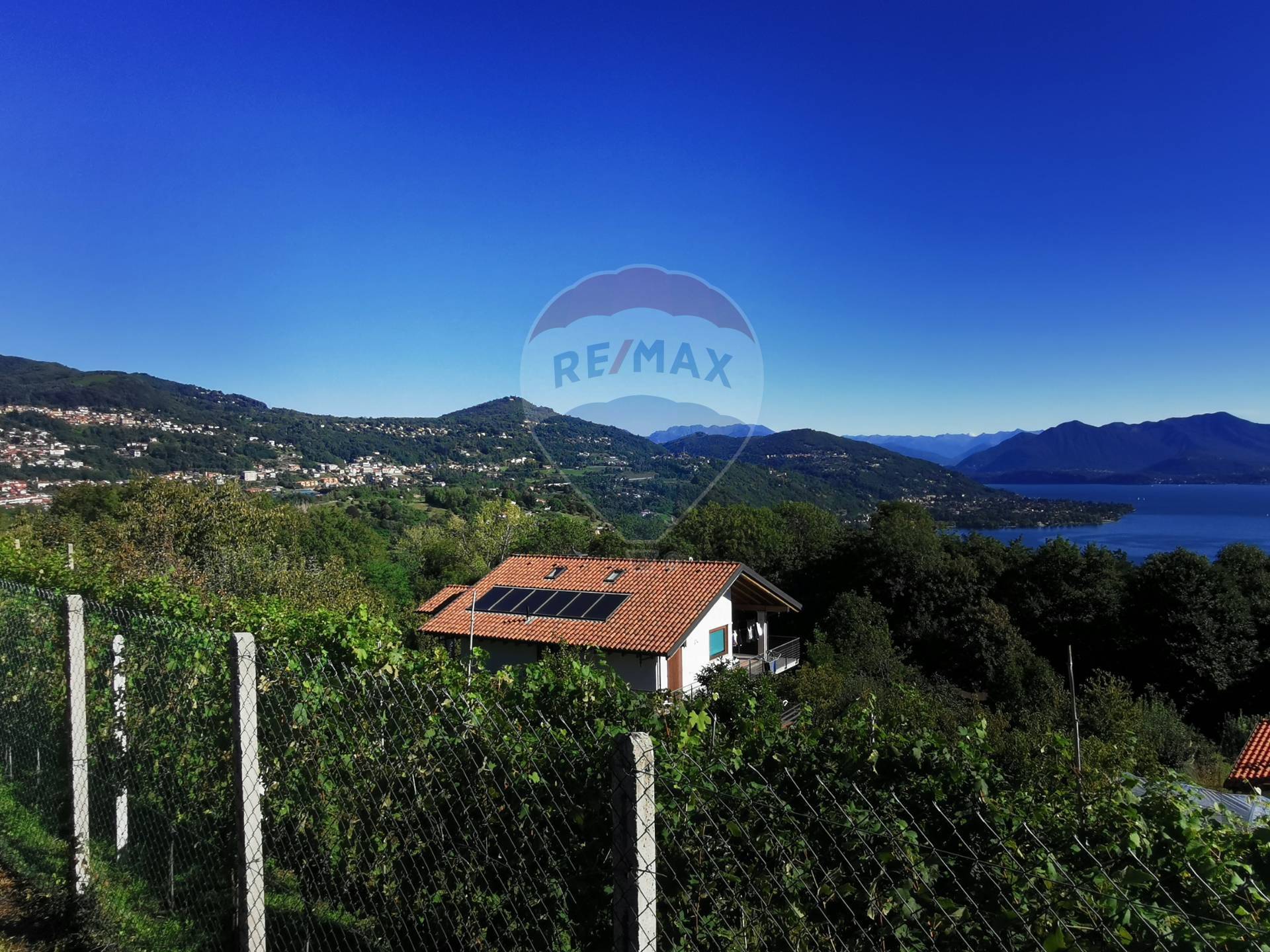 Villa ARONA vendita  Dagnente  RE/MAX Unit