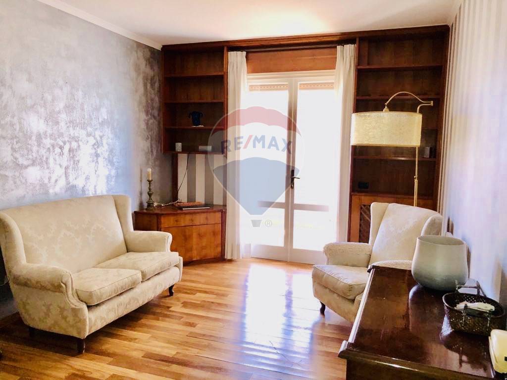  viareggio affitto quart: marco polo re-max-quality-house