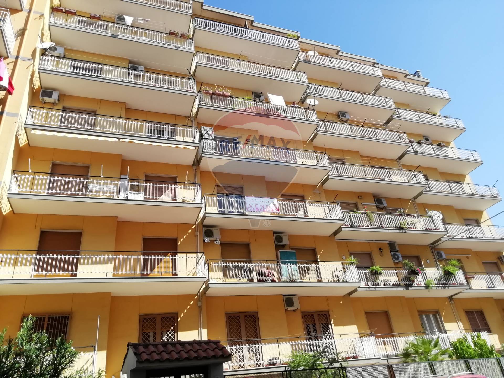  catania vendita quart: viale rapisardi re-max-city-home