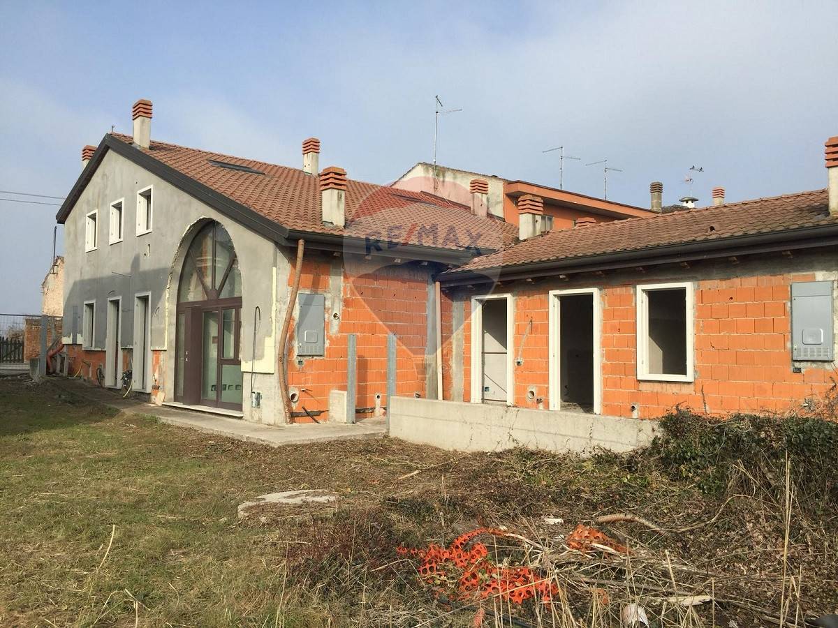 Villa Unifamiliare - Indipendente MINERBE vendita    RE/MAX Top Elegance