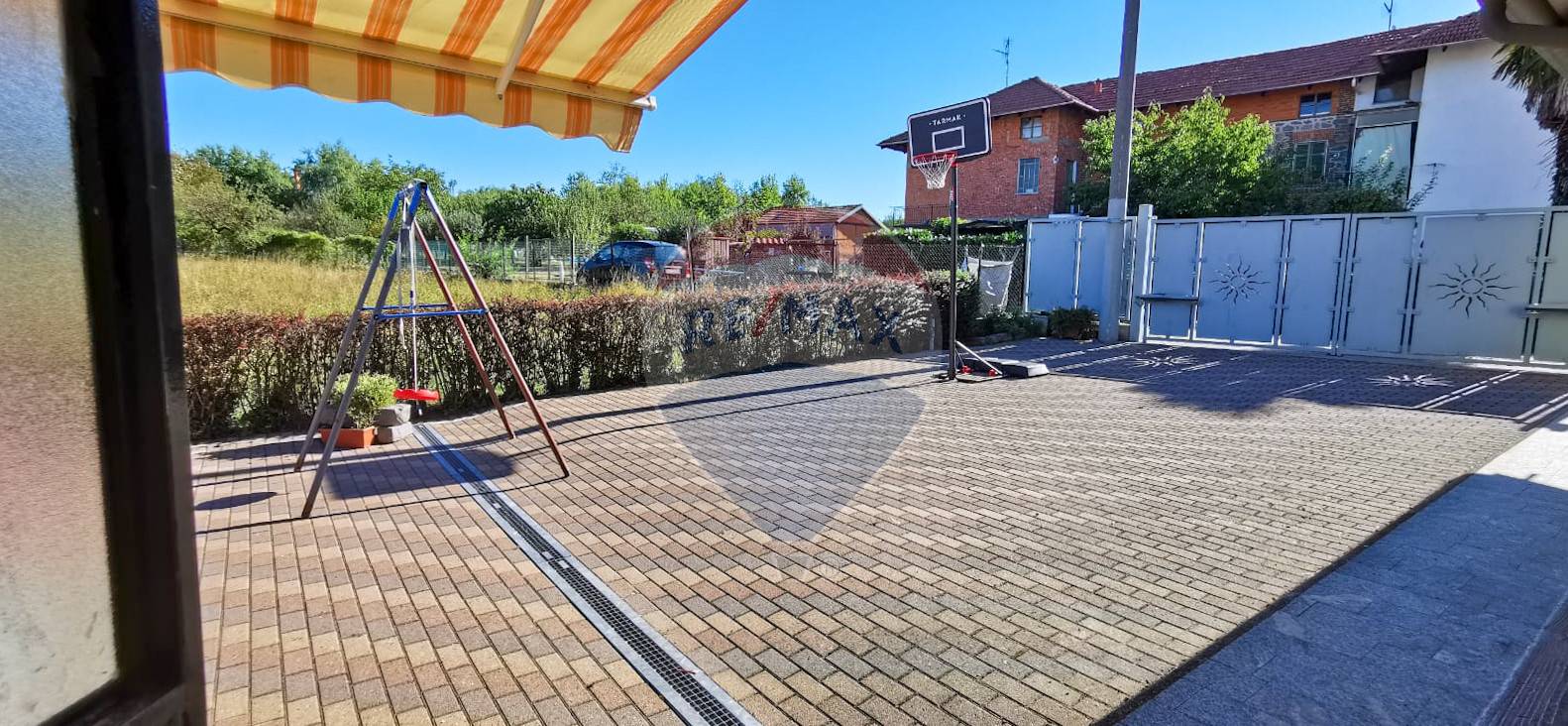 Villa Bifamiliare COSSATO vendita    RE/MAX Unit