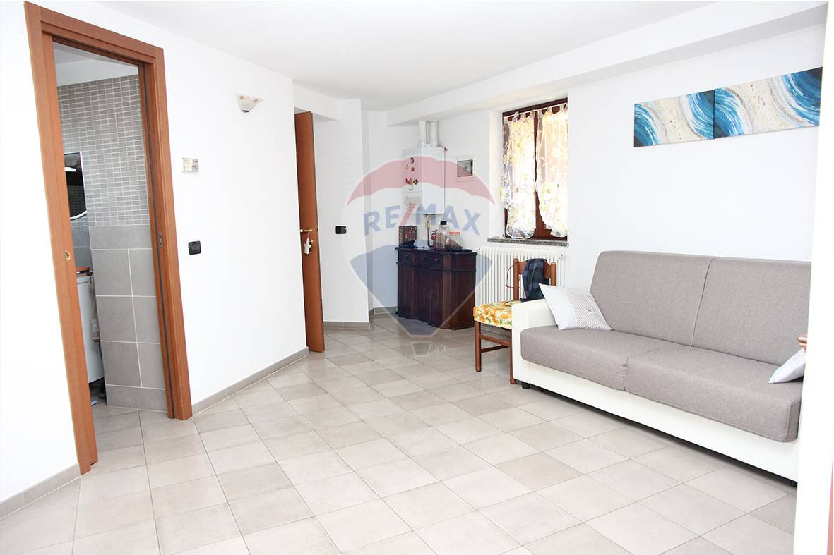 Appartamento CASNATE CON BERNATE affitto    RE/MAX Essenza