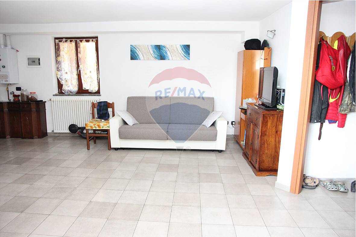 Appartamento CASNATE CON BERNATE affitto    RE/MAX Essenza