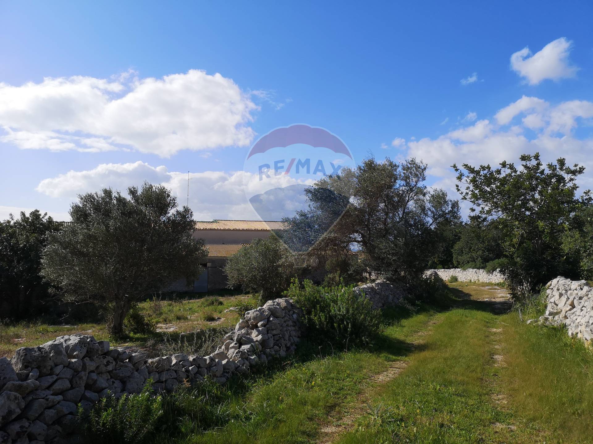 modica vendita quart:  re-max-prima-classe