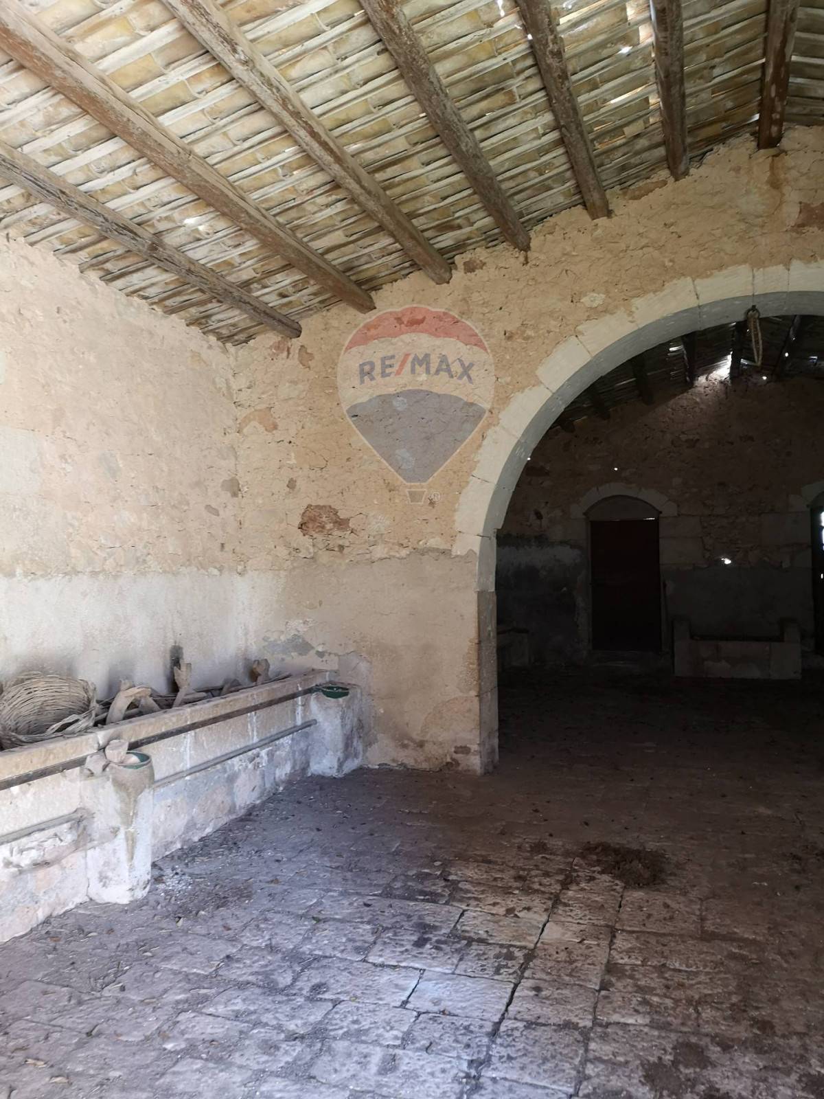 Rustico - Cascina MODICA vendita    RE/MAX Prima Classe